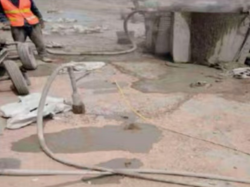 上安乡水泥混凝土路面板底注浆技术 路面脱空注浆整治方案