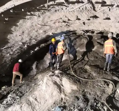 上安乡拱顶带模注浆料的施工流程及注意事项